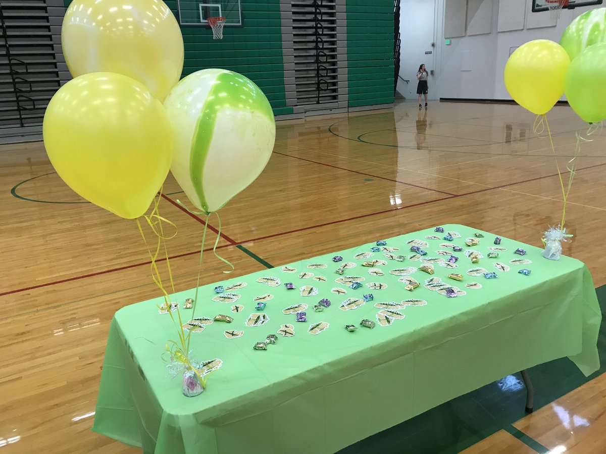 Signing Party and yearbook distribution!