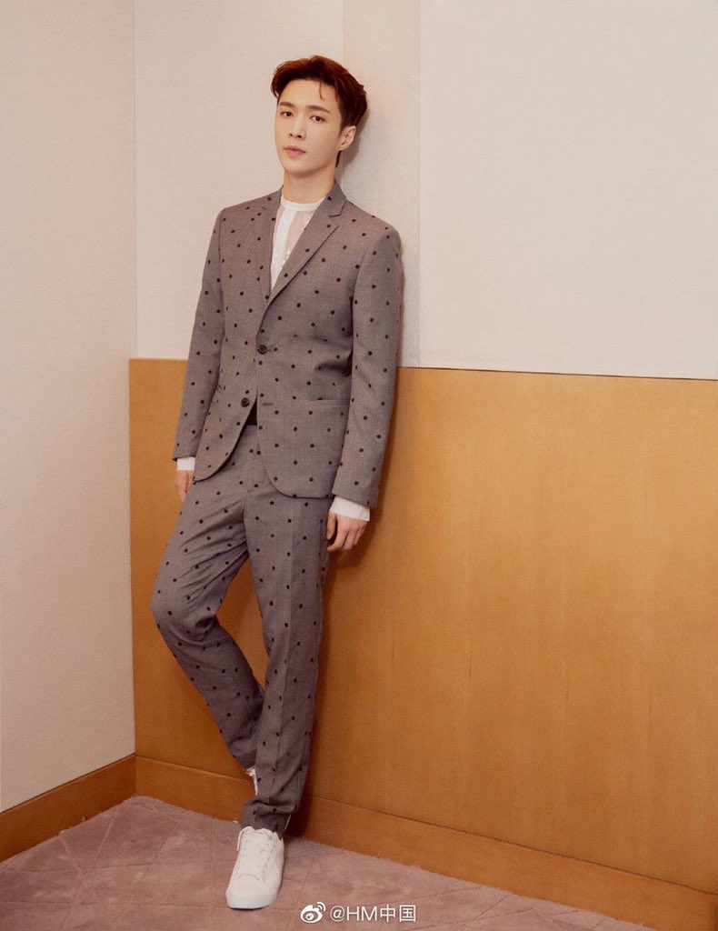 sm34946906's tweet photo. เทพบุตรของช้านนนนน♥💗
@layzhang @weareoneEXO #EXO #LAY #ZHANGYIXING https://t.co/JPJKiPzqps