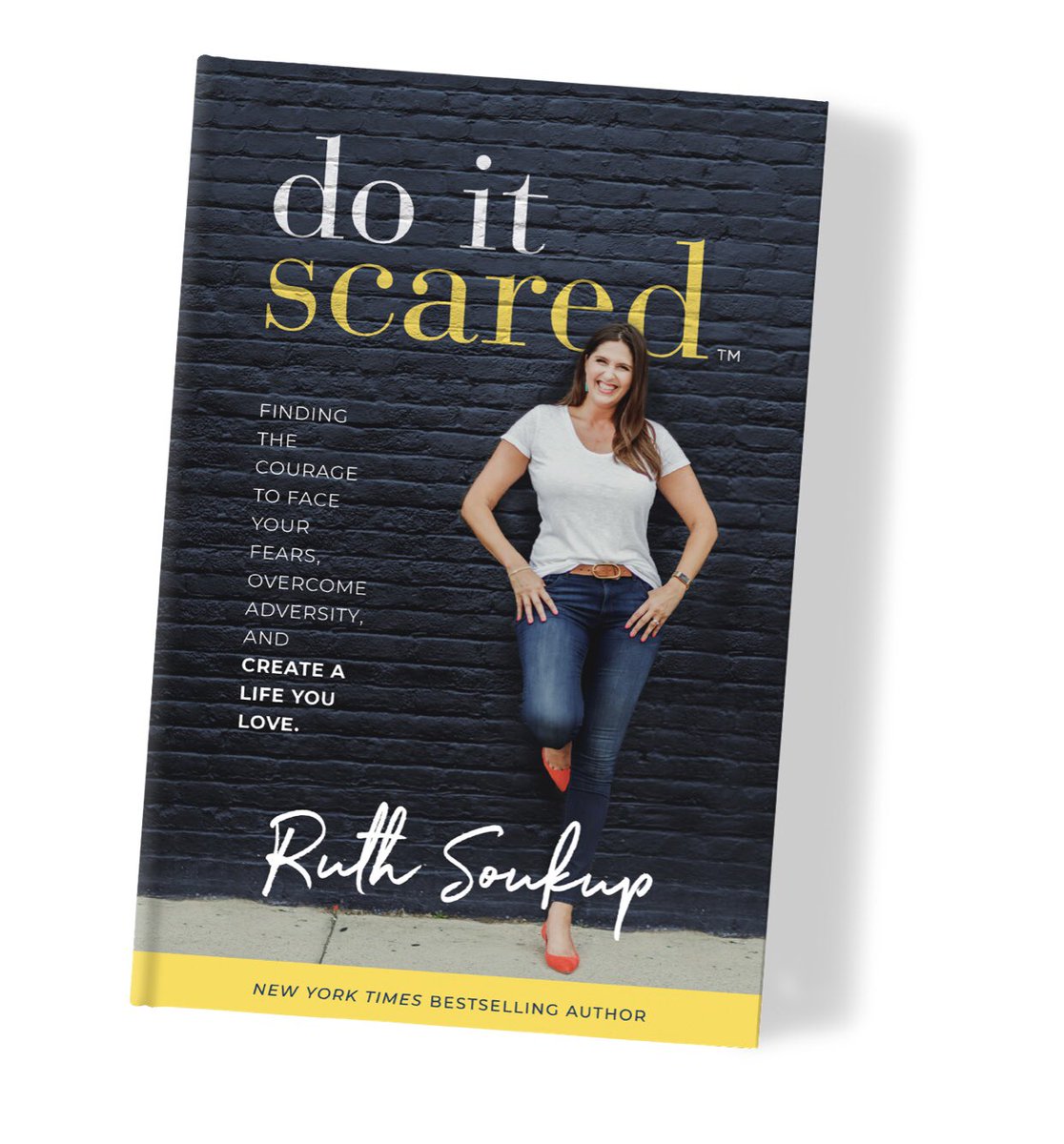 02Loria80's tweet photo. Just ordered my copy of Ruth Soukup’s new book. Can’t wait to face down fear and do all the things I was meant to do! #doitscared https://t.co/jOaczxZRvL