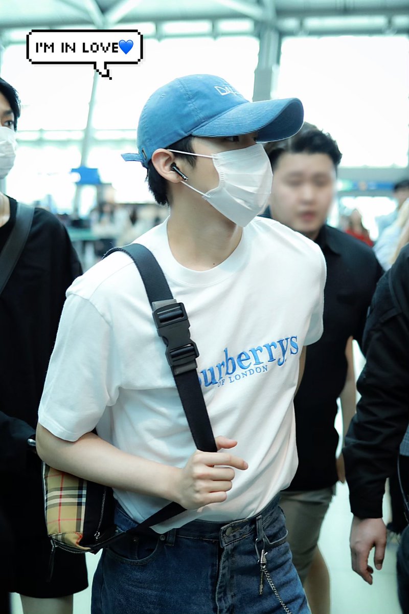 IM0126com's tweet photo. 190525 몬스타엑스 아이엠 - 출국 

@OfficialMonstaX 
#몬스타엑스 #아이엠 #MONSTAX #MONSTA_X #IM #임창균 #창균 #꾸꿍 https://t.co/Vp51leqTbj