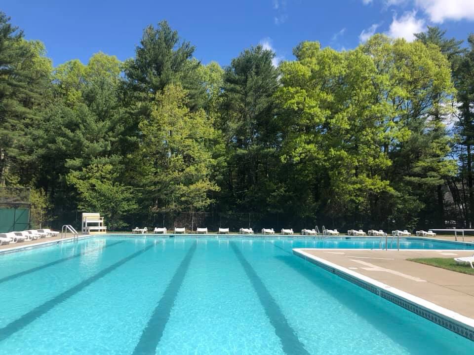 EdgewoodClub's tweet photo. The club opens for the season tomorrow! We are open only on the weekends until June 17th. Check out the calendar on our website for further information regarding times and dates that we are open. We look forward to seeing everyone this weekend! #edgewood #raynham #MemorialDay2019 https://t.co/VsaU4HnUQw
