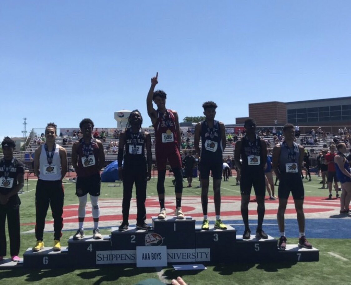 SATrackField_18's tweet photo. @ShalerArea Cam Mbalo goes 47’ 6” for the 3rd place finish in the AAA Triple Jump. #PIAAChampionships #triplejump #WeAreSA #WPIAL @SATrackField_18 Next up @nbnationals https://t.co/Um6xrBCxBJ