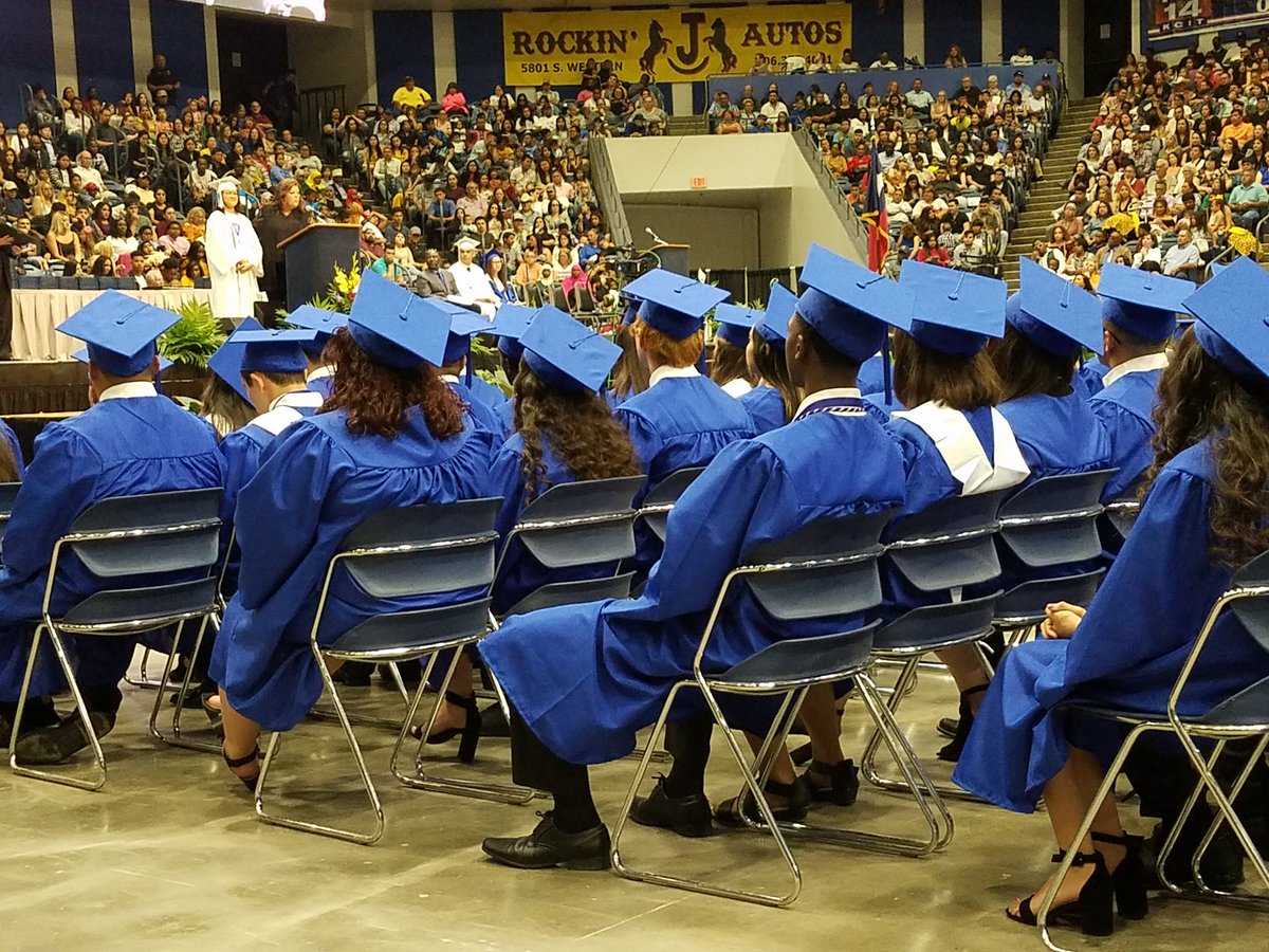 Sandy Whitlow (@sandy_whitlow) on Twitter photo Recognition of <a href="/PaloDuroHS/">Palo Duro HS</a> valedictorian Linh Vo who will attend <a href="/MIT/">Massachusetts Institute of Technology (MIT)</a> in the fall. <a href="/AmarilloISD/">Amarillo ISD</a> #GoDons Recognition of <a href="/PaloDuroHS/">Palo Duro HS</a> valedictorian Linh Vo who will attend <a href="/MIT/">Massachusetts Institute of Technology (MIT)</a> in the fall. <a href="/AmarilloISD/">Amarillo ISD</a> #GoDons