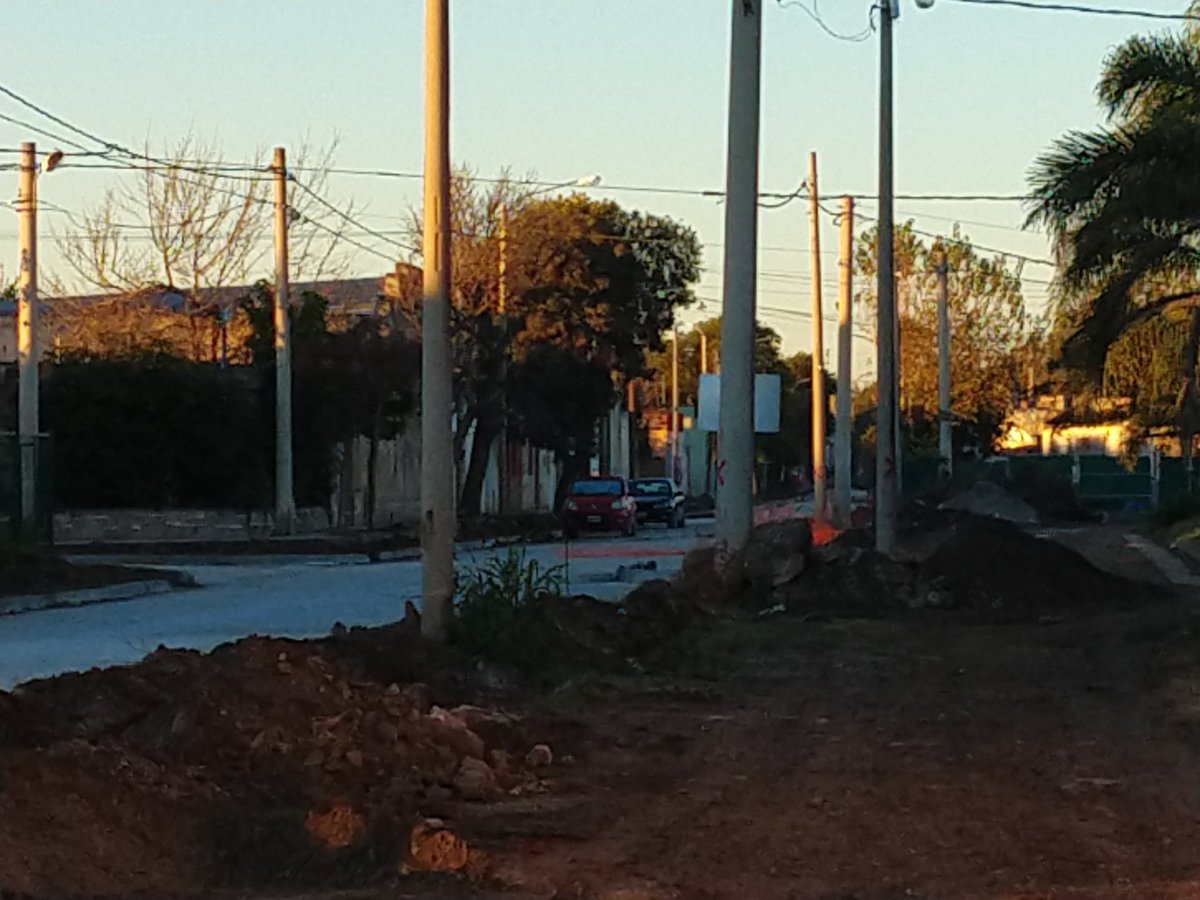miri_c39's tweet photo. Los vecinos de #TalleresEste esperan ansiosos la segunda etapa de la calle Rancagua, su  ensanchamiento  y la unión de dos avenidas principales como  Las  Malvinas y Alem permitirán un mejor tránsito. Gracias a @ramonjmestre por cumplir el sueño de muchos. https://t.co/qxQlGcQs93