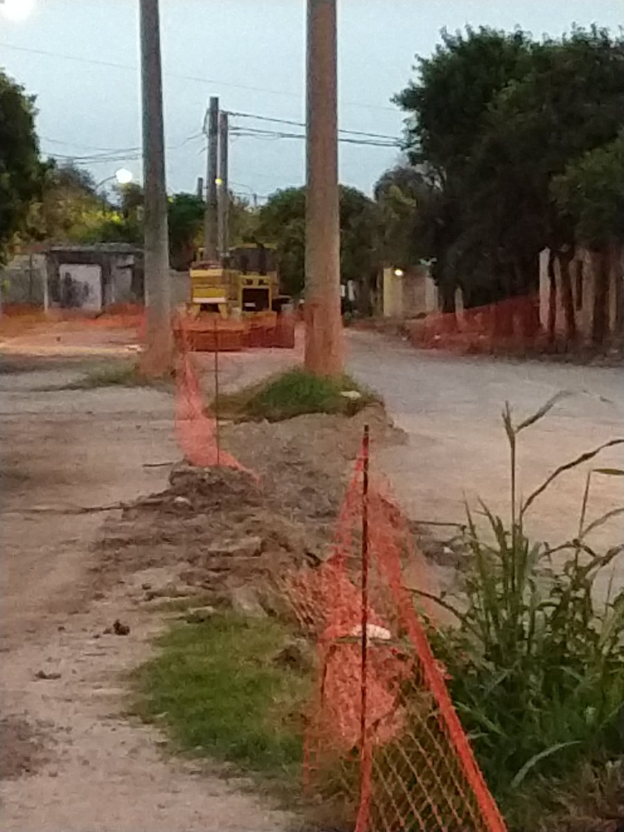 miri_c39's tweet photo. Los vecinos de #TalleresEste esperan ansiosos la segunda etapa de la calle Rancagua, su  ensanchamiento  y la unión de dos avenidas principales como  Las  Malvinas y Alem permitirán un mejor tránsito. Gracias a @ramonjmestre por cumplir el sueño de muchos. https://t.co/qxQlGcQs93