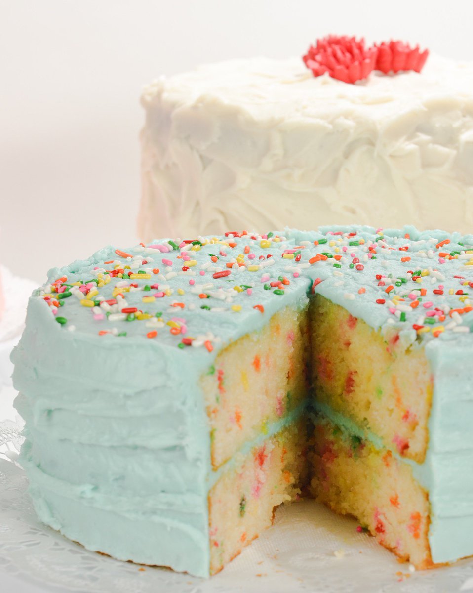 Our cakes are a crowd favorite and can be customized any way you want! 🎂 Contact your local store today and order the cake of your dreams! 😍 #sweettoothfairy #cakes