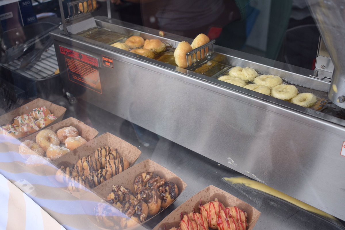 HWoodMeadows's tweet photo. Is it still considered dinner and a show if the dinner is a donut and the show is watching it fry?
#TheMeadows #Casino #FoodTrucks #PghFoodTruckFest #Donuts #DapperDoughnut Gambling Problem? Call 1-800-GAMBLER https://t.co/7A7FowMaqY