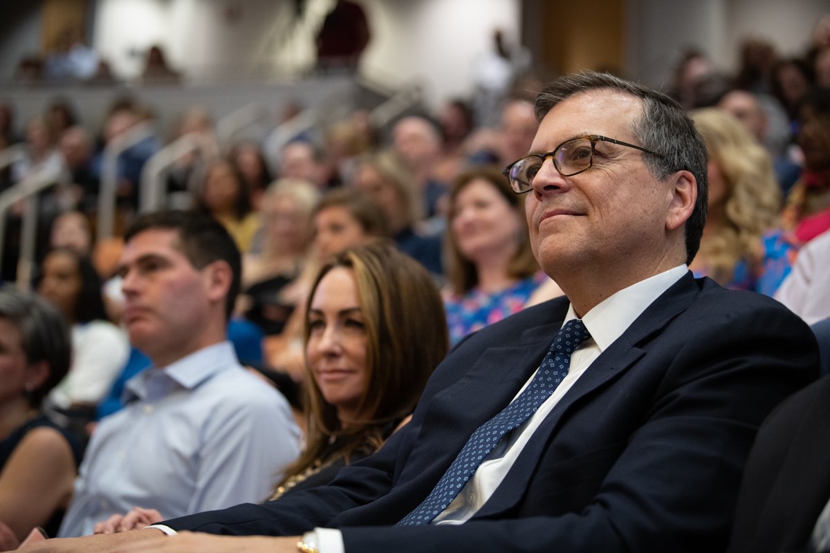 Brown_SPS's tweet photo. Congratulations Executive Master of Healthcare Leadership Class of 2019! #Brown2019 #BrownExec #BrownEMHL https://t.co/cjZ3gO2qcA