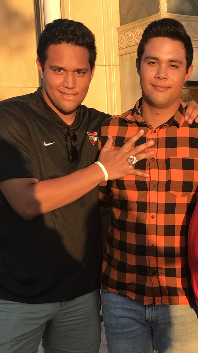 GinaLavaMaiTai's tweet image. My ❤️’s @livinlikesamoan @LavataiTai  #blingringvsu #nationalchamps2018