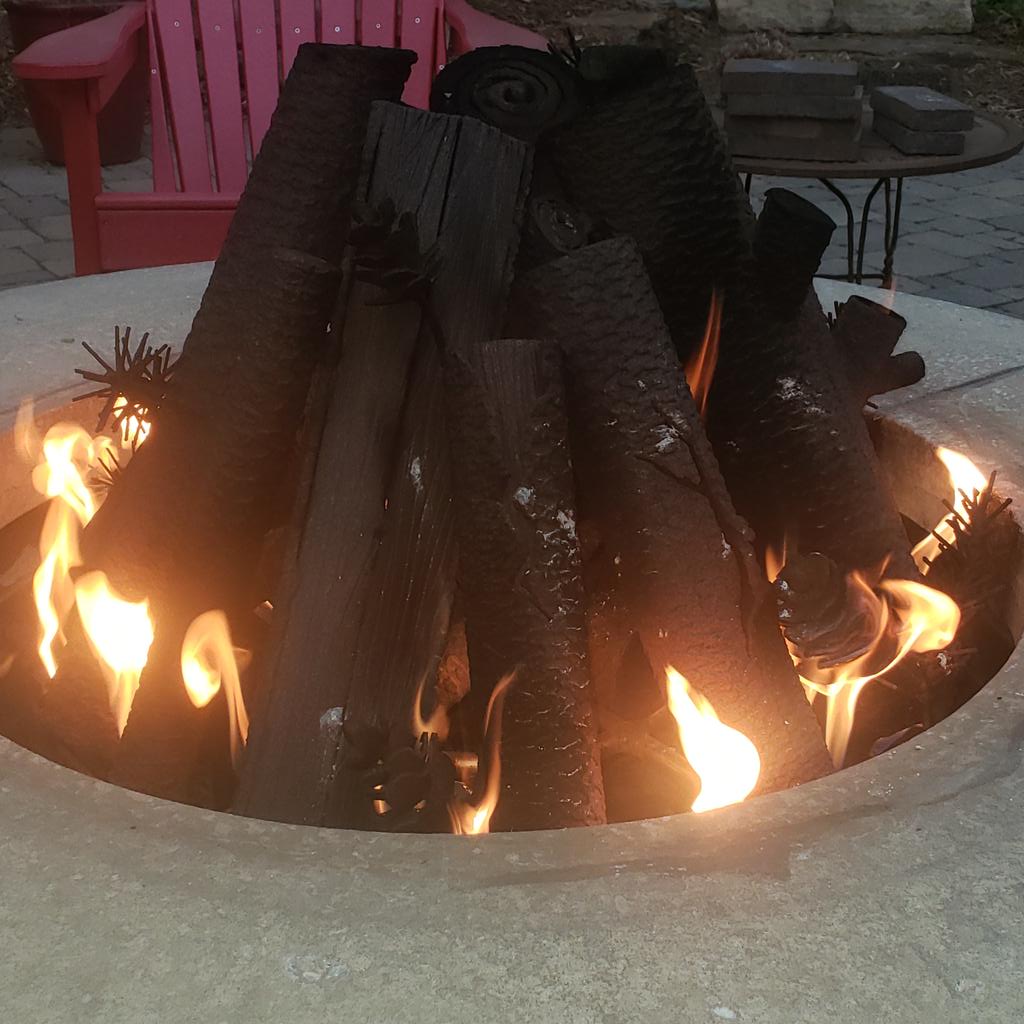 DuncanMurphy74's tweet photo. One of those great spring noghts on Nebraska. You don't see the glass of wine and cigar. Go #huslers https://t.co/C21qHR8BT1