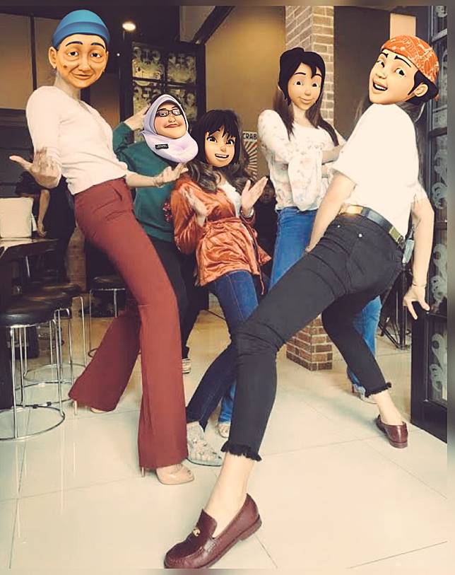 blackxwly's tweet photo. Girl-squad kampung durian runtuh https://t.co/jIlZLSTU5T