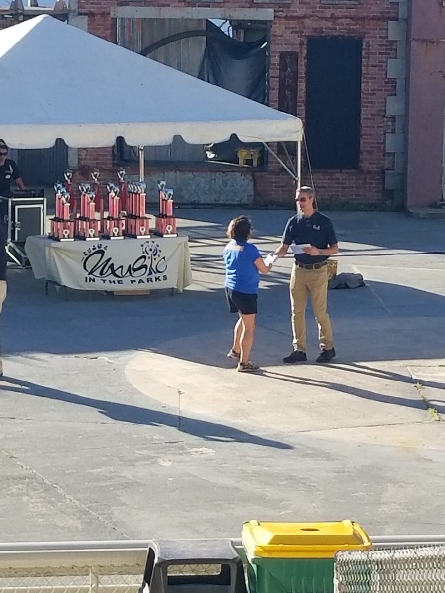 Becky Thal tweet media