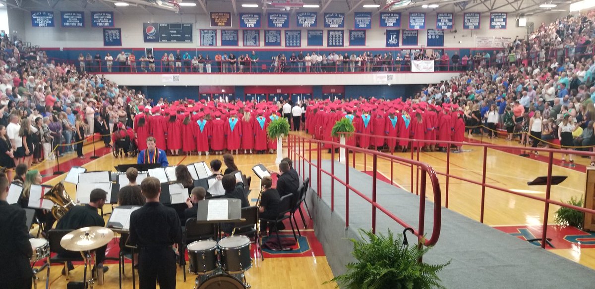 LCHSPatriotWay's tweet photo. Proud of all the hard work of the LCHS Class of 2019! We are proud of you and look forward to seeing where the next step in life leads you. And remember...you will always be a part of the Patriot family! We love you! #BestYearYetLCHS https://t.co/nFPVarxFLH