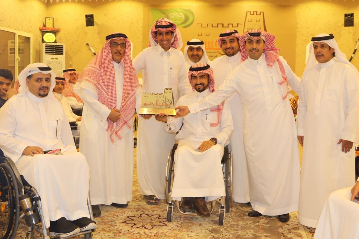 AlShareef700's tweet photo. برعاية معالي وزير العمل @Ahmed_S_Alrajhi
وتشريف د.@halhaidary
وحضور الإنسان @fayez_malki
واستضافة @Dht_1325 
إختتمنا هذا اليوم #جهز_قهوتك بكل حب وجمال 💐 https://t.co/gPEgpl3Fyc