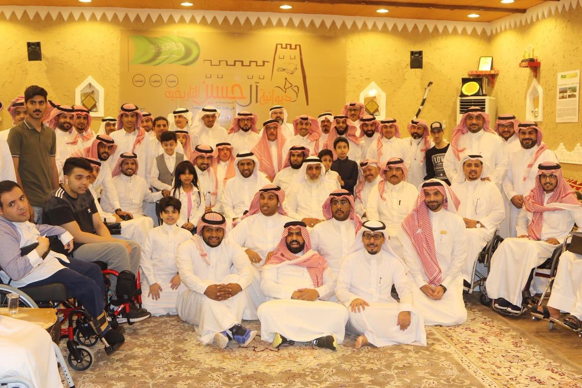 AlShareef700's tweet photo. برعاية معالي وزير العمل @Ahmed_S_Alrajhi
وتشريف د.@halhaidary
وحضور الإنسان @fayez_malki
واستضافة @Dht_1325 
إختتمنا هذا اليوم #جهز_قهوتك بكل حب وجمال 💐 https://t.co/gPEgpl3Fyc