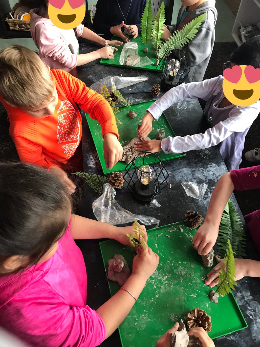 david_harel's tweet image. Grateful to be able to play and learn with @bourne_carrie at La Tanière @gilmoregriffins Thinking about how playing with stories and fresh materials can meaningfully develop Ss French vocabulary. @sd38learn @bridgebulldogs