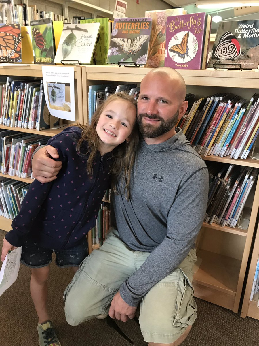 Grade1Morris's tweet photo. Thanks to our volunteers for joining us on our library trip today! And to Ms. Kate for reading us some great stories! https://t.co/2LFlHAtd4X