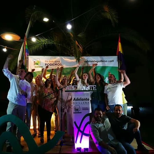 AdelanteGuillen's tweet photo. 💚 Noche para el recuerdo. ⏩ La alegría es revolucionaria. La nuestra ha sido una campaña ejemplar, propuestas, trabajo militante, ganas de construir una Guillena, una Torre y unas Pajanosas de todas. 

LA HISTORIA LA ESCRIBES TU. ESTÁ EN TUS MANOS. IMAGINA GUILLENA. https://t.co/4vc2rGB9MT