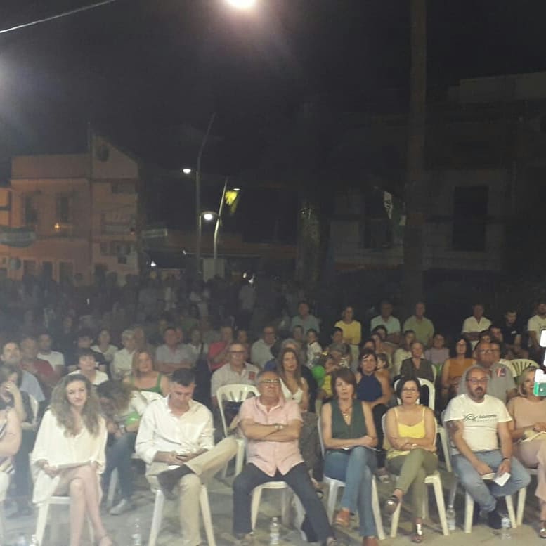 AdelanteGuillen's tweet photo. 💚 Noche para el recuerdo. ⏩ La alegría es revolucionaria. La nuestra ha sido una campaña ejemplar, propuestas, trabajo militante, ganas de construir una Guillena, una Torre y unas Pajanosas de todas. 

LA HISTORIA LA ESCRIBES TU. ESTÁ EN TUS MANOS. IMAGINA GUILLENA. https://t.co/4vc2rGB9MT