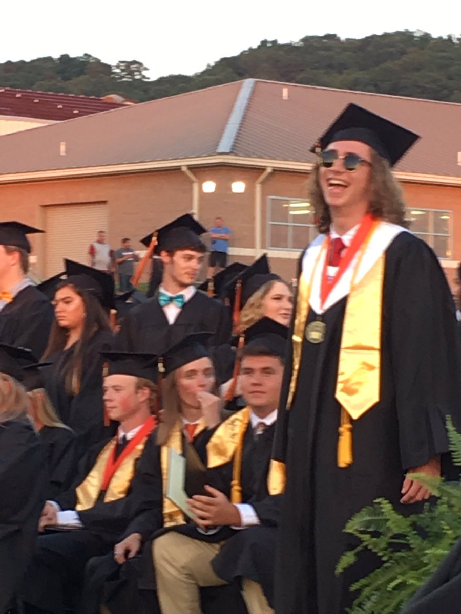 LMSRamblers's tweet photo. LHS graduation!  Class of 2019! #lmsramblers https://t.co/dg80ZjdeqT