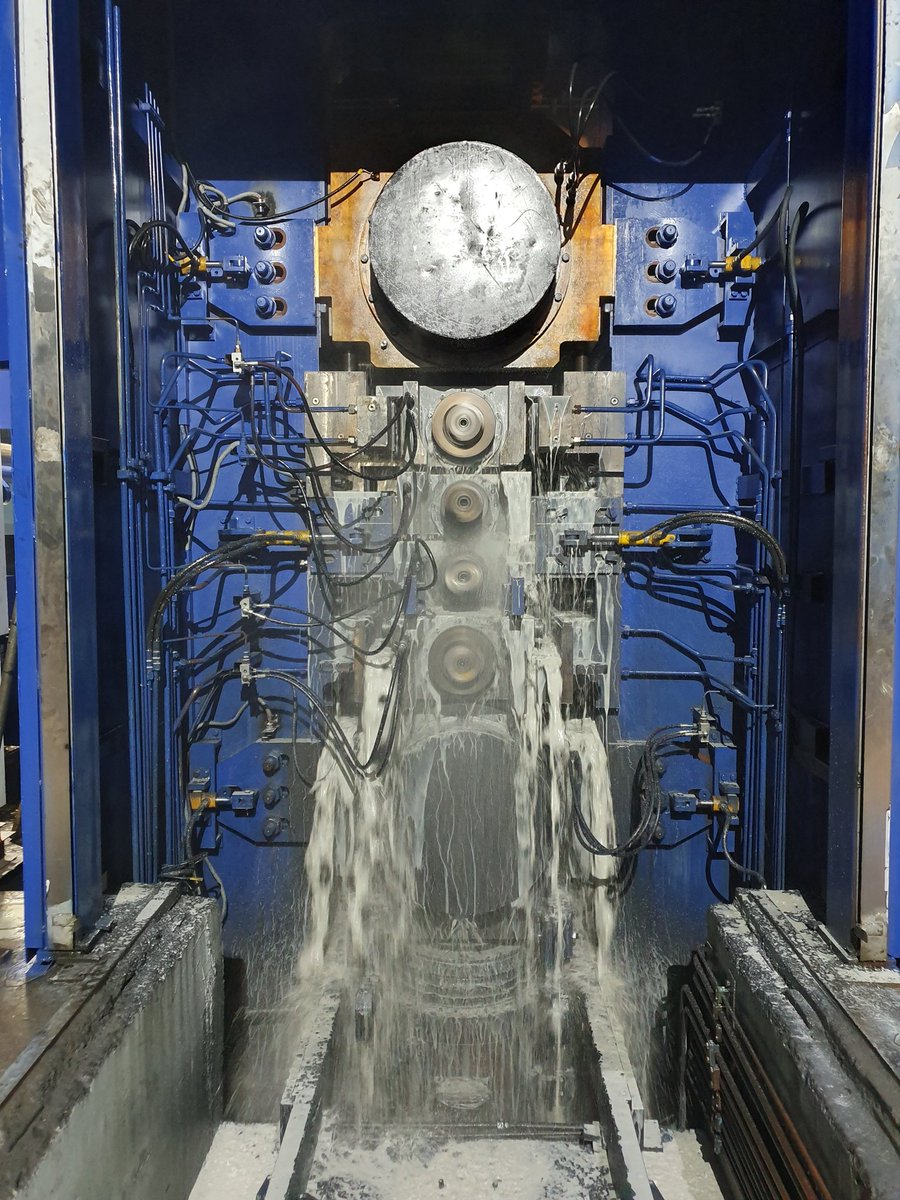 YOGIJIDIGI's tweet photo. YOGIJI-DIGI commission the 1250mm wide 6HI #ColdRollingMill at Prompt Enterprises Faridabad. Yet again excellent performance of quality and yield with unparalleled #AutomaticGaugeControl https://t.co/n01v68gGCR