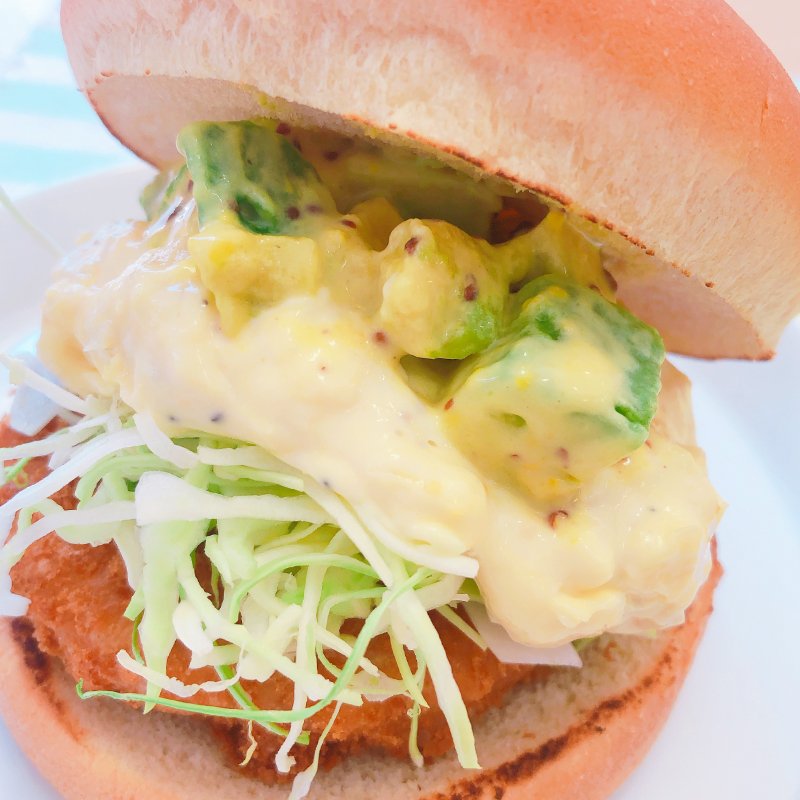 ロッテリア 好評のabバーガー A は アボカドエビバーガー B は タルタルタルタルエビバーガー どちらもおいしそうですよね 艸 エビ好き タルタル好きの方にはどちらもお試し頂けると嬉しいです T Co Rou1fdjk6v