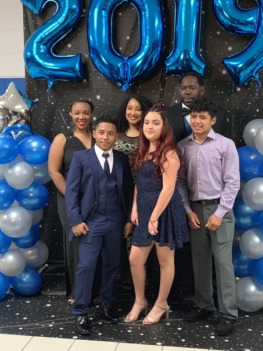 “A Night Under the Stars” with the Class of 2019! They clean up nicely! <a href="/whsmustangs/">Westfield Mustangs</a> <a href="/DekaneyW/">DekaneyWildcats</a> ready or not, they are all yours in 2.5 days! #BraveMotivatedSuccessful <a href="/hphyder/">HP Hyder, III, PhD</a>