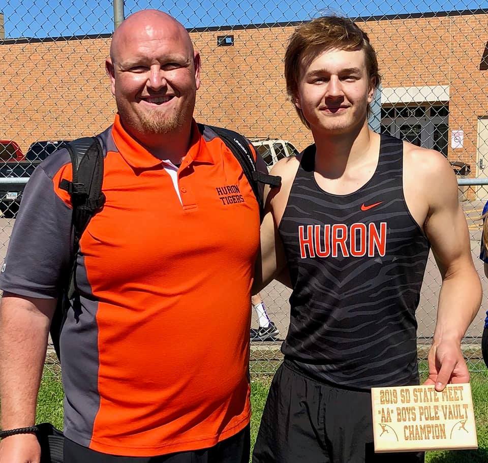 jeffdduffy's tweet image. Congrats @MattKatz13 AA Boys Pole Vault Champ with coach @schmitz70 #hurontigers