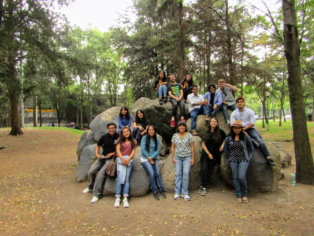 hendibenjamin's tweet photo. Misioneros en la universidad #CompaCDMX https://t.co/v3xSur2CSc