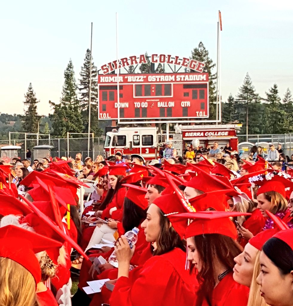 <a href="/SierraCollege/">Sierra College</a> Graduation! 🎓 always one of my favorite days of the year!
Proud of our @SierraFootball1 Graduates! #EarnedNotGiven #WolverineWay