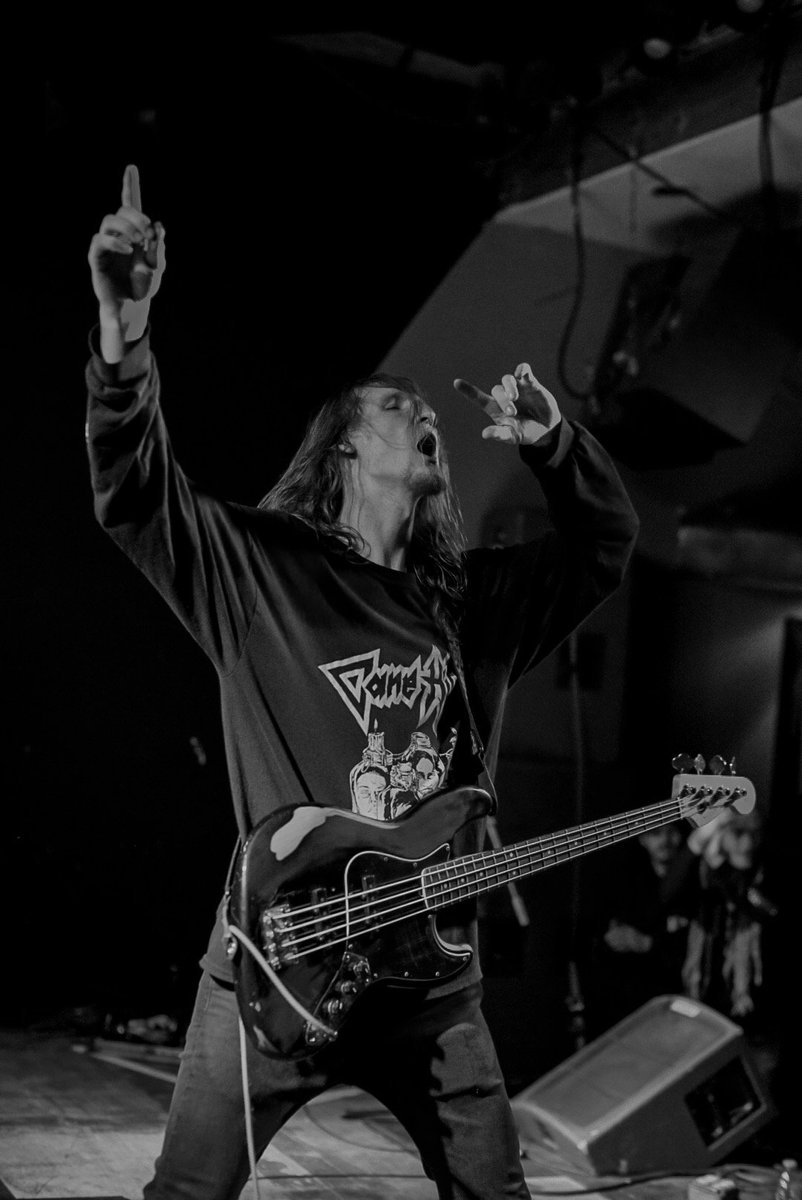 Feverwar's tweet image. Obsessed by the fuck you too's
So let's cut loose

#catchthefever 

Photos: @GingeryInjury