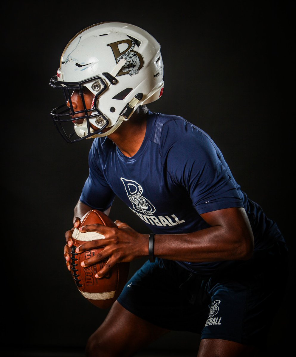 The boys are ready for the summer workouts!!!
#FamilyAllin
@coach_smith9 <a href="/NoHuddle_Go/">Coach Samon🏈</a> <a href="/Qs_daddy/">Freddie Solomon</a> @Danderson8062 <a href="/Coach_Talbert/">Jason Talbert</a> <a href="/coachvmiller/">Von miller</a> <a href="/CoryLorick/">Coach CL</a> @scubasmitty <a href="/BwilliamsCoach/">Coach Williams</a> <a href="/CoachEdwards75/">Carlton Edwards</a> <a href="/PWhite1906/">Paul White</a>