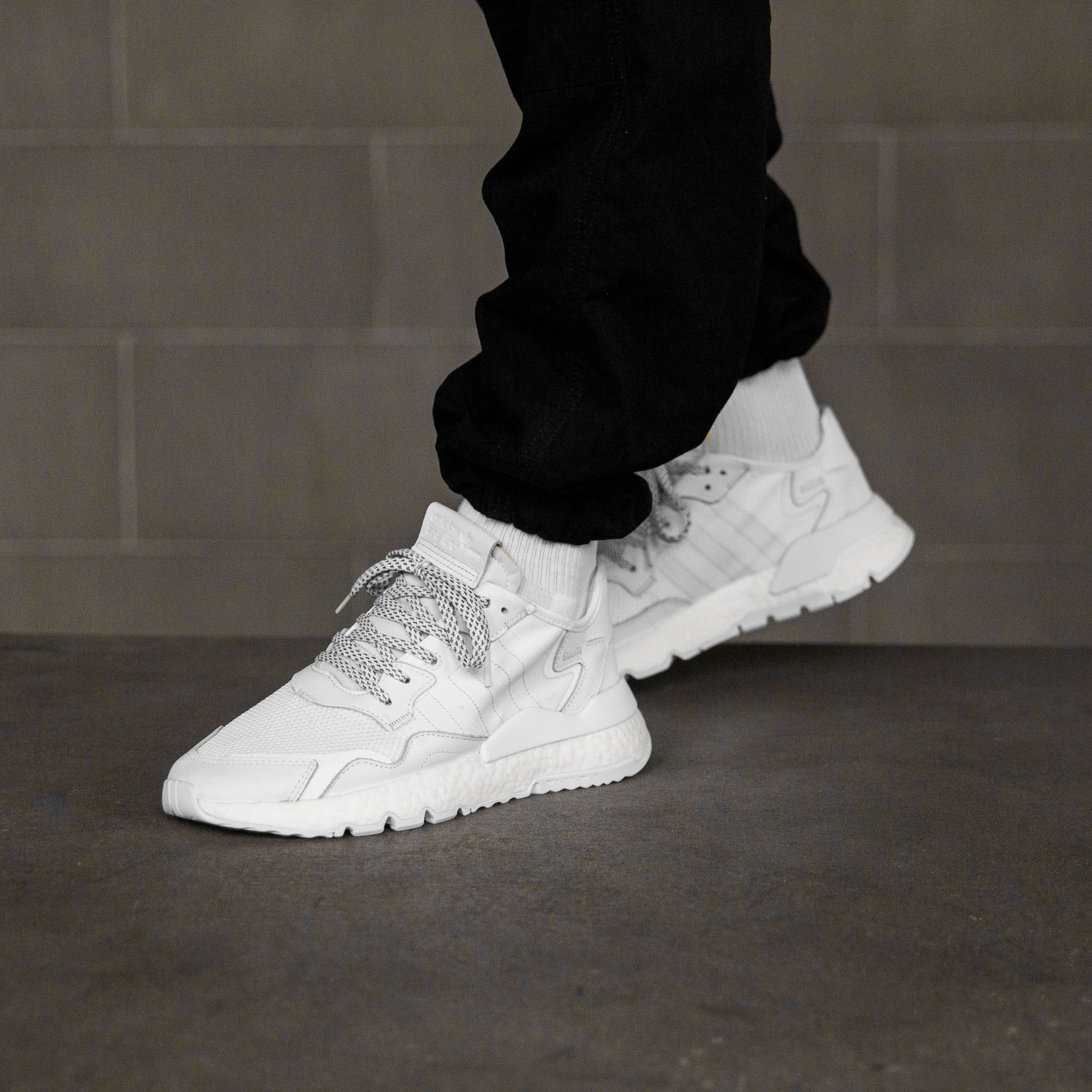 Adidas nite jogger white crystal 2025