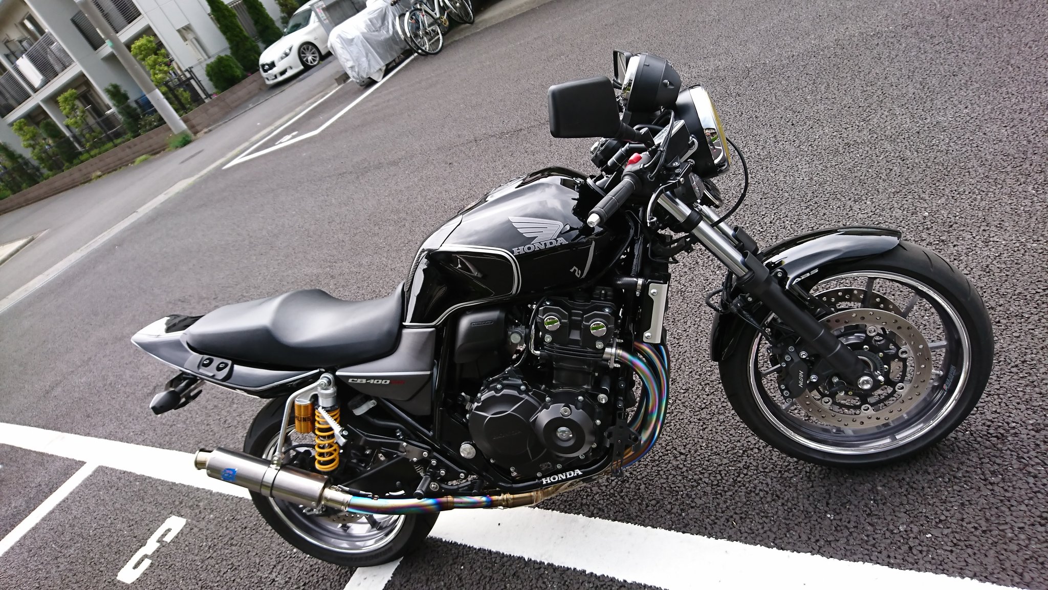 Dreamin ビャンビャンtv 愛車紹介 車種 Cb400sf Revo 18年モデル アピールポイント 黒 ならではの輝きと黒銀オリジナルカラー カフェスタイル目指してます 今後渋くてカッコいいcbに仕上げて行きます Dreamin ビャンビャンtv 愛車紹介 車種 Cb400sf Revo 18年モデル アピールポイント 黒 ならではの輝きと黒銀オリジナルカラー カフェスタイル目指してます 今後渋くてカッコいいcbに仕上げて行きます