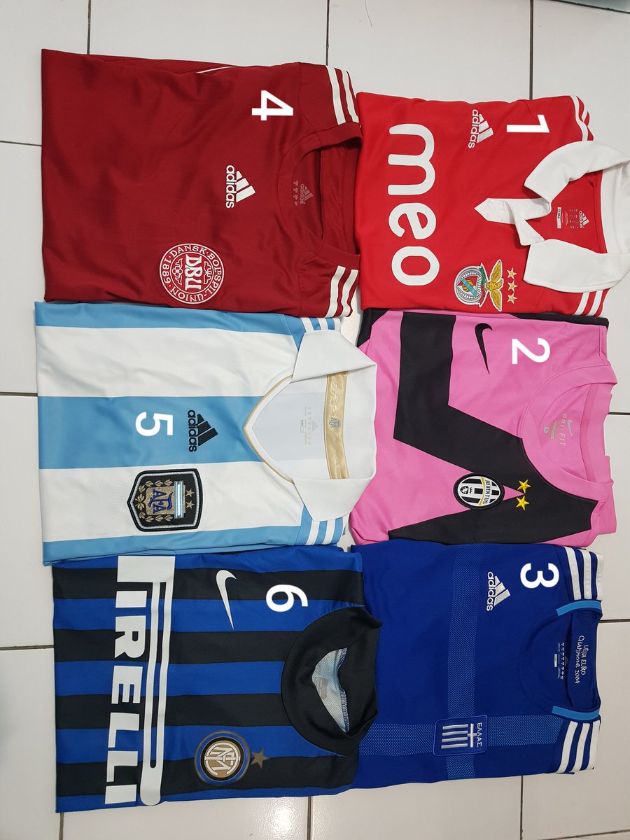 leo_christanto's tweet photo. #jerseysforsale @Jerseyforum 

1. Benfica 12/13 home (MINT) sz L
    250rb exc ongkir. (Worn twice)

2. Juventus 11/12 away (MINT) sz L
    Sizing tag sedikit pudar
    250rb exc ongkir
    
3. Greece Euro 2012 (MINT) sz M
    100rb exc ongkir

Leo: DM twitter 
Jakarta Barat https://t.co/NqxcQbs64r
