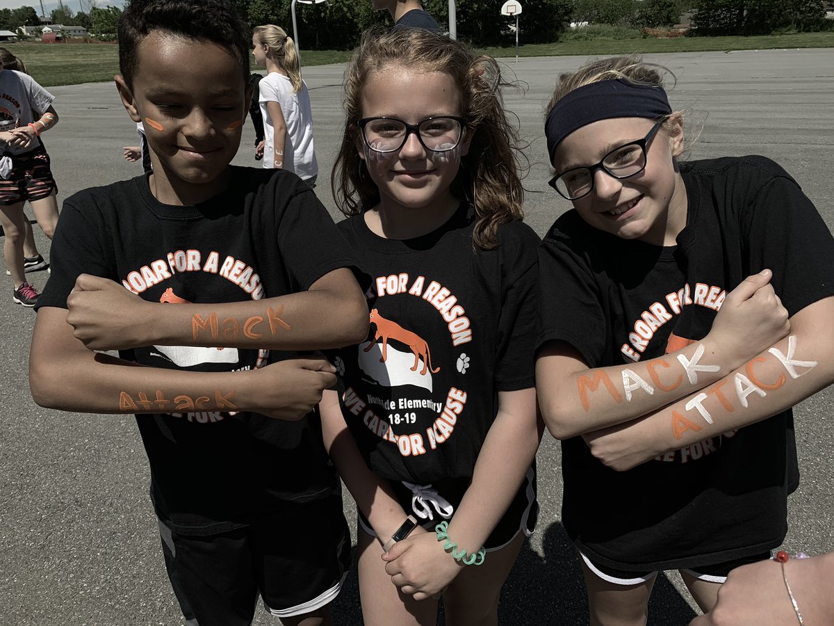 MrsMackClass's tweet photo. @PalmyraSchools @NorthsideROARs @ebell9 @PASD_Elem_PTO And just a few more!!! #mackattack #bellblast https://t.co/1uBJVgT2Em