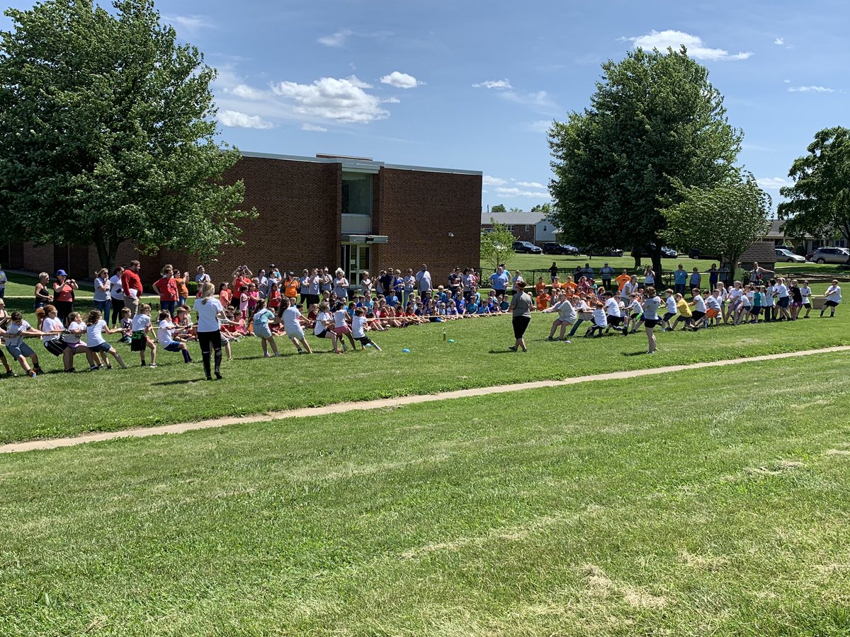 MrsMackClass's tweet photo. @PalmyraSchools @NorthsideROARs @ebell9 @PASD_Elem_PTO And just a few more!!! #mackattack #bellblast https://t.co/1uBJVgT2Em