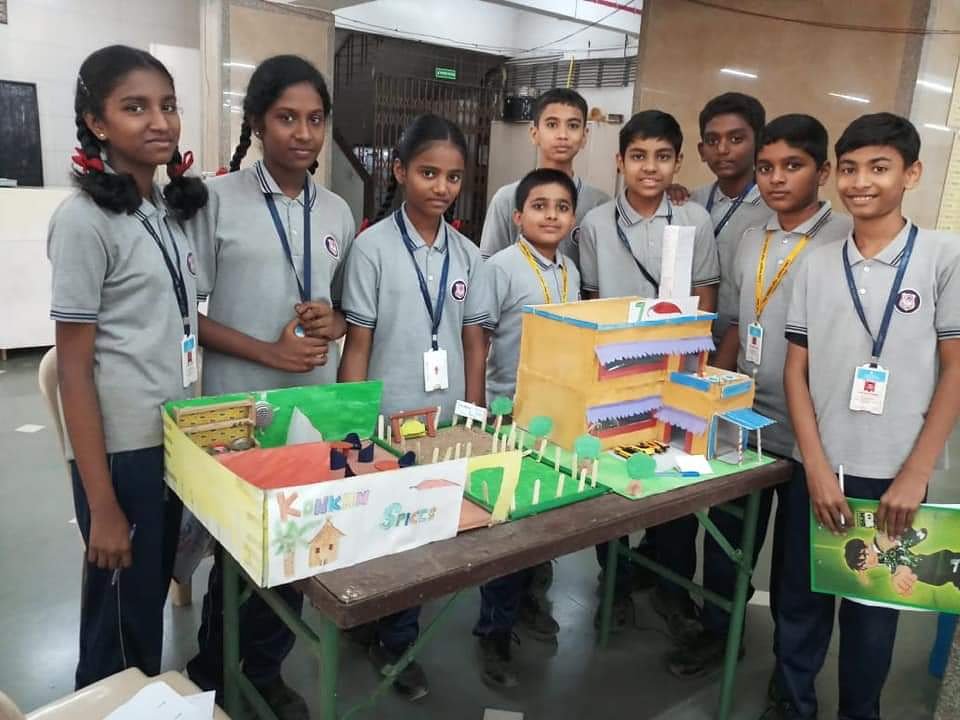Budding entrepreneurs showcasing their Restaurant project at Little Angels Sion

#enpower #empower #futureready #innovation #BSchool #teens #tweens #certifiedcourses #programmes #workshops #futureofwork #brighterfuture #youngminds #parents #opportunity #startyoung #designthinking