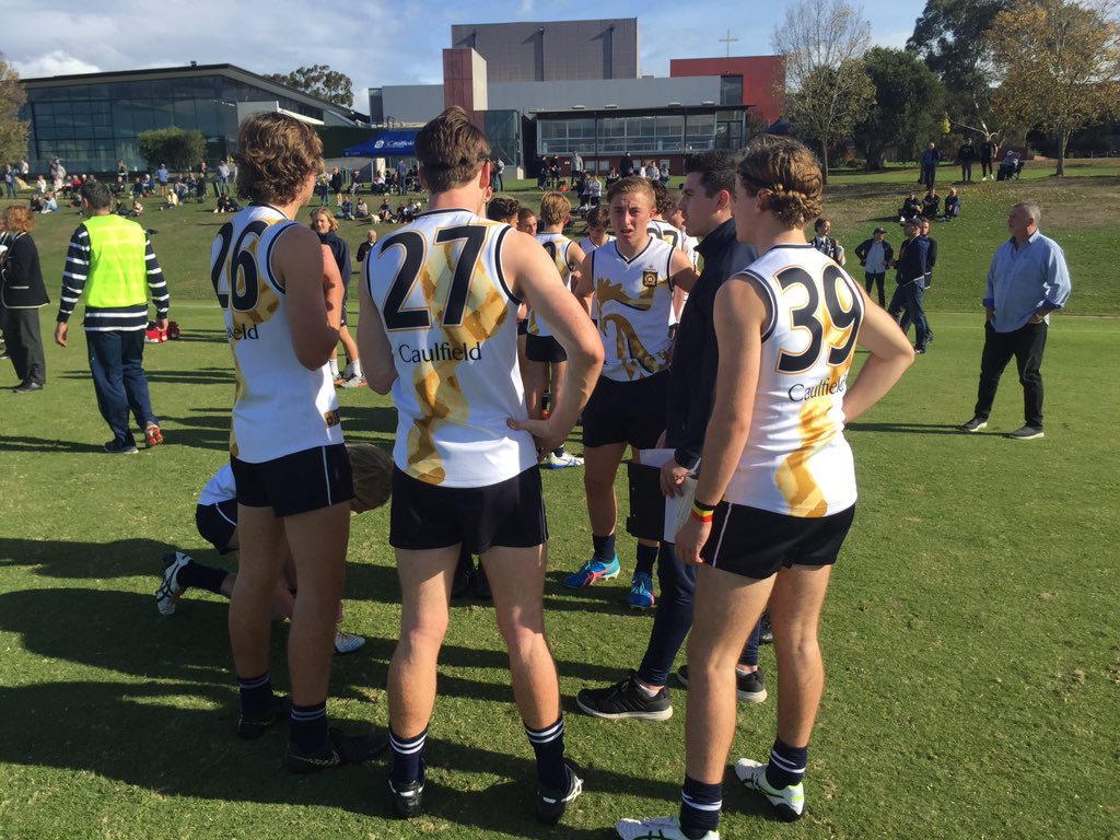 APS_Sport's tweet photo. #APS Football R5 Progress Score:
@caulfieldgs 7:7:49 vs @BrightonGrammar 4:5:29 Half Time at CWH. 

Indigenous jumpers look great in front of a very good crowd. 

#apssport #apsfootball #Grassroots #schoolsport #unitedcolouursoftheaps #leaders https://t.co/27GokO2NyH