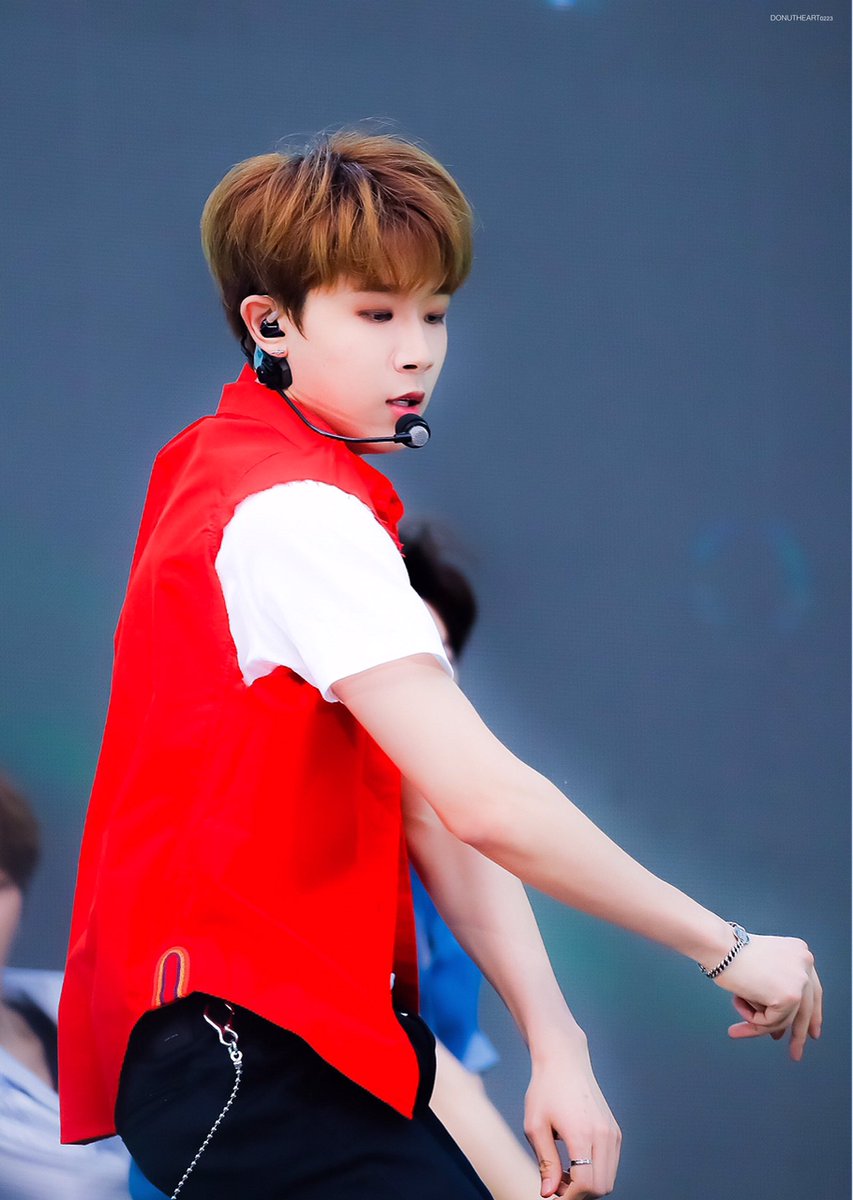 오늘 6시 SBS 드콘 본방사수!!

_190518 드림콘서트 무대
<a href="/Hi_Goldenness/">GOLDEN CHILD</a> 

#골든차일드 #골차 #동현 #김동현 #Golden_Child #DongHyun #KimDongHyun #ドンヒョン #ゴルチャ