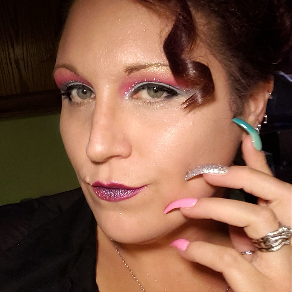 Roony_Marie's tweet photo. #Thisfaceneedsnofilter
#ConfidenceIsBeauty
#GlowFromTheInside
#PracticeWillMakePerfect
@ProfusionCo spectrum palette and Luminizer palette
@pacificabeauty alight clean foundation ,crystal setting powder AND crystal setting spray 
@MakeupRevUSA chocolate heart luminating bronzer https://t.co/eGrBziZavL