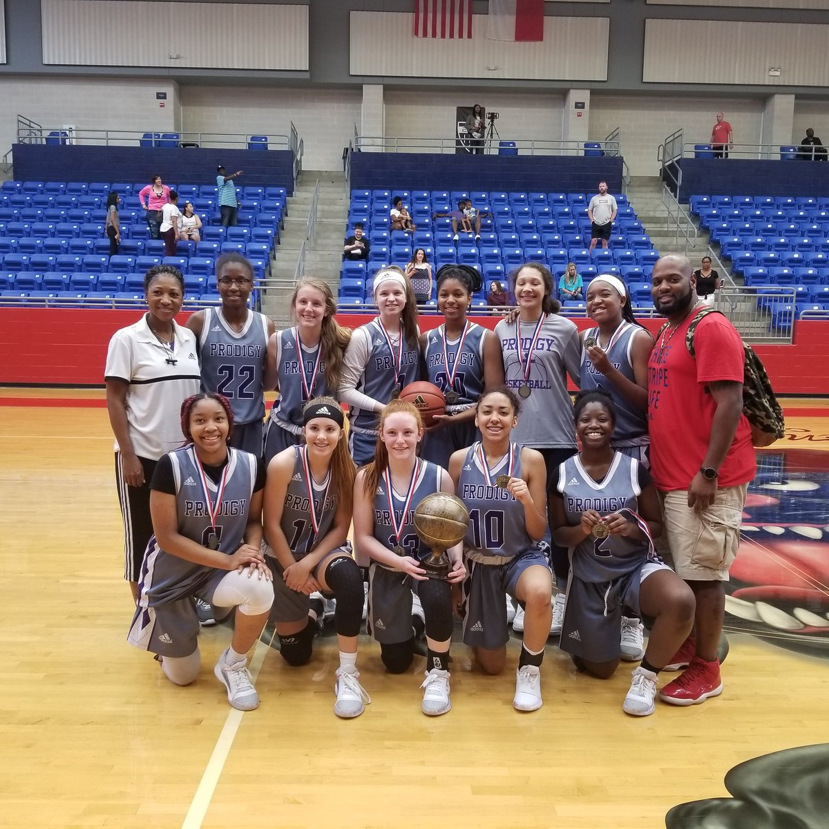 Prodigy_Sports_'s tweet photo. #ProdigyStrong #ProdigyAAUTeam #Prodigy1st #prodigybasketball #aaugirlsbasketball #TheFewTheProud #BallIsMyLifeline #God1stBallNEXT #WNBA https://t.co/fjEXPHSs2P