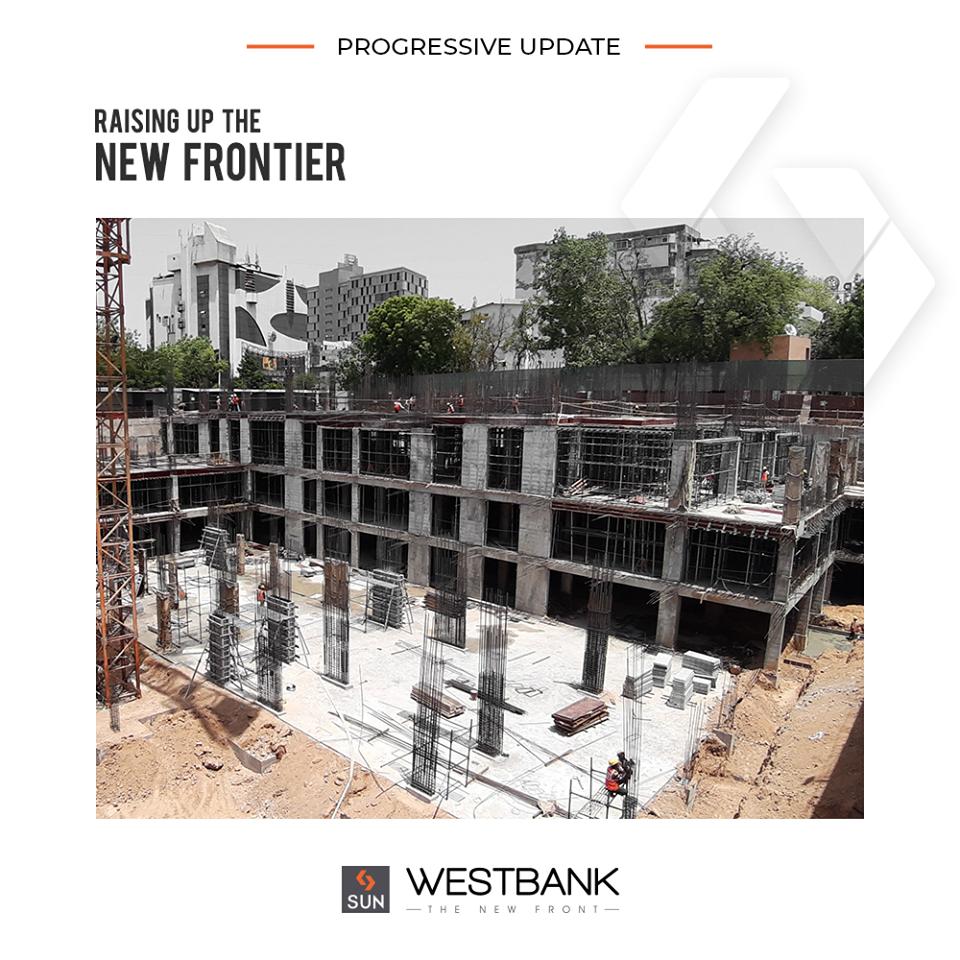 SunBuildersGrp's tweet photo. Progressive update of the new frontier Sun West Bank at Ashram Road 2.0!

#SunBuilders #RealEstate #ProgressiveSpaces #Ahmedabad #Gujarat #SunWestBank #AshramRoad2point0 https://t.co/UwXqwtLyG9