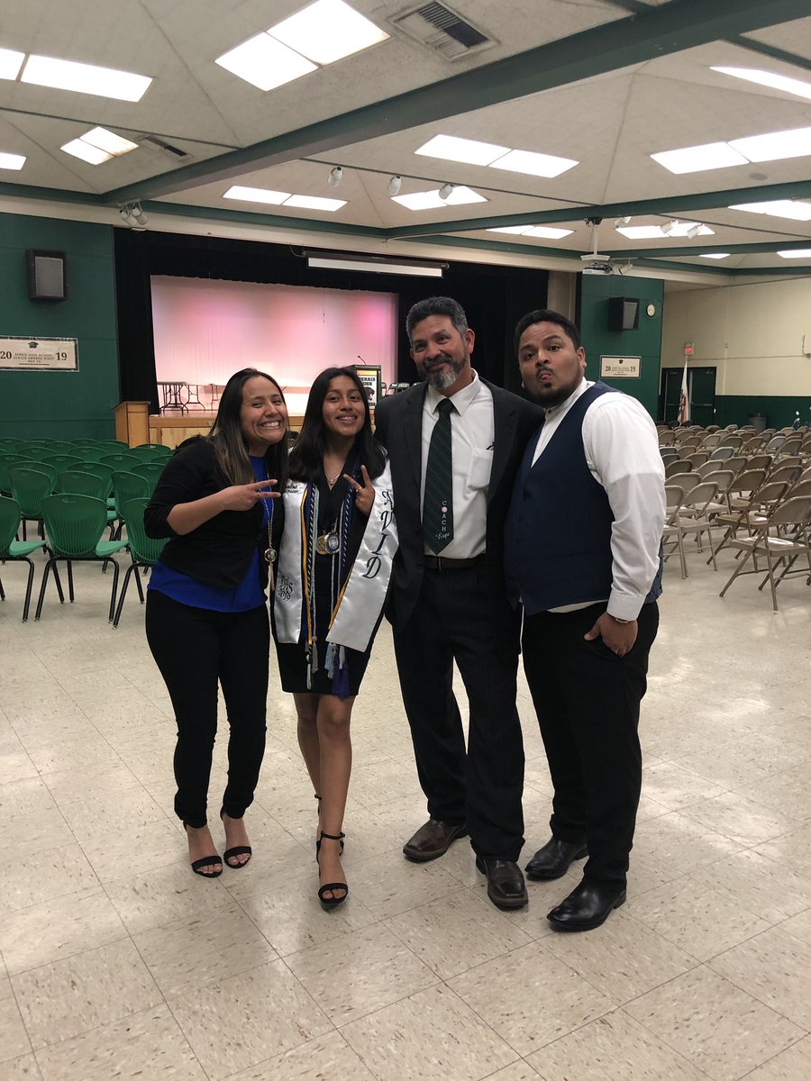 PHSAVIDPEREZ's tweet image. Celebrating some of our AVID seniors last night at Senior Awards Night💚🖤 #CollegeBoundSeniors #UniversityofSaintKatherineBound #CPPBound #UCIBound #ChicoStateBound #ptownavid #ThisIsAVID @RIMSAVID @PerrisHighAVID @PerrisHigh