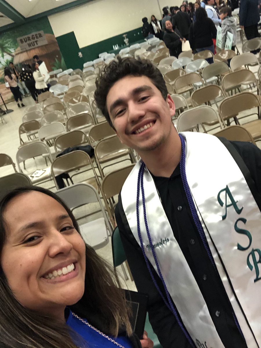 PHSAVIDPEREZ's tweet image. Celebrating some of our AVID seniors last night at Senior Awards Night💚🖤 #CollegeBoundSeniors #UniversityofSaintKatherineBound #CPPBound #UCIBound #ChicoStateBound #ptownavid #ThisIsAVID @RIMSAVID @PerrisHighAVID @PerrisHigh