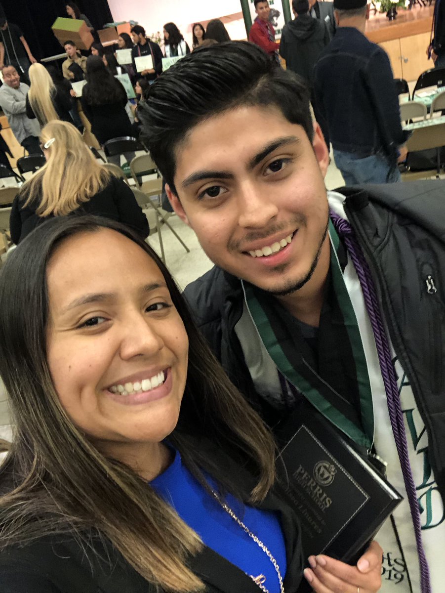 PHSAVIDPEREZ's tweet image. Celebrating some of our AVID seniors last night at Senior Awards Night💚🖤 #CollegeBoundSeniors #UniversityofSaintKatherineBound #CPPBound #UCIBound #ChicoStateBound #ptownavid #ThisIsAVID @RIMSAVID @PerrisHighAVID @PerrisHigh
