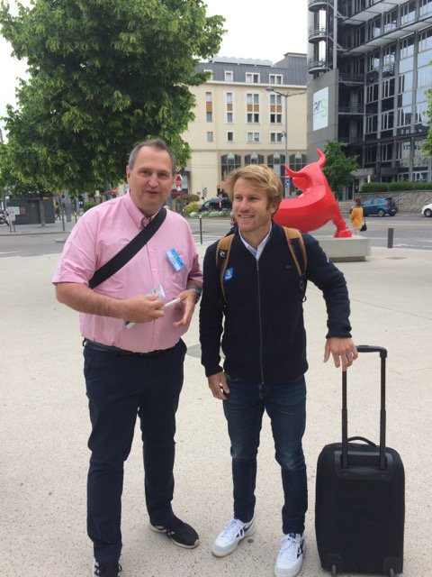 LoloFrnt's tweet photo. A l'AG de @GroupeMacif visions et expériences croisées entre @francoisgabart et @bertrandpiccard.
@trimaranMACIF
#reverlarge
@CFECGC https://t.co/bkOgQ4oVSV