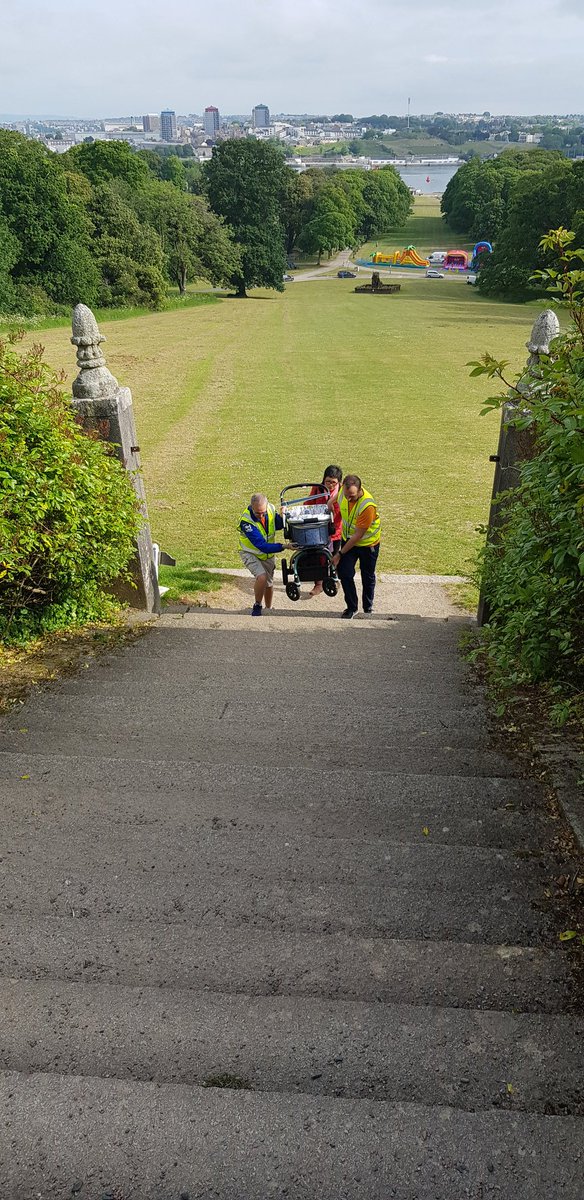 Two of our injured home runners, making the very best of their high vis opportunity. #loveparkrun