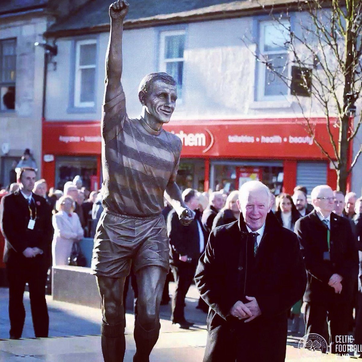 52 years ago today 10 Glaswegians and a young man from Saltcoats made history! 6 months ago Saltcoats paid tribute to it's greatest son! 🦁🍀