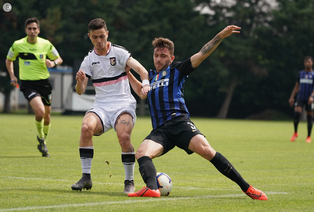 Inter_en's tweet photo. ⌛️ | HALF-TIME
Palermo lead at the break here at the Stadio Breda thanks to Santoro's 22nd-minute opener from the penalty spot.
#Primavera1TIM #InterPalermo #InterYouth https://t.co/MX3pCymSjd
